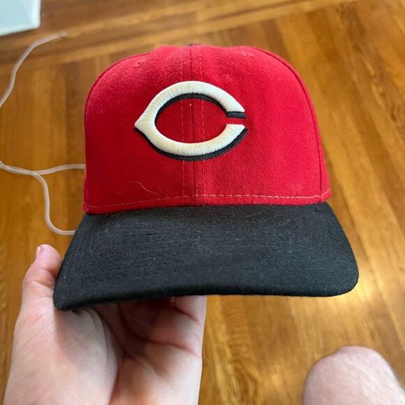 Y2K Cincinnati‎ Reds Fitted - Picture 1 of 3